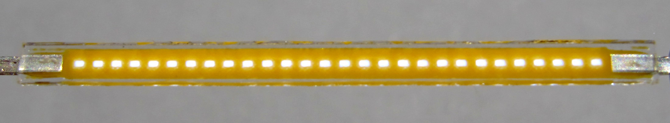 LED_Filament_CloseUp_at_5_%_power.JPG