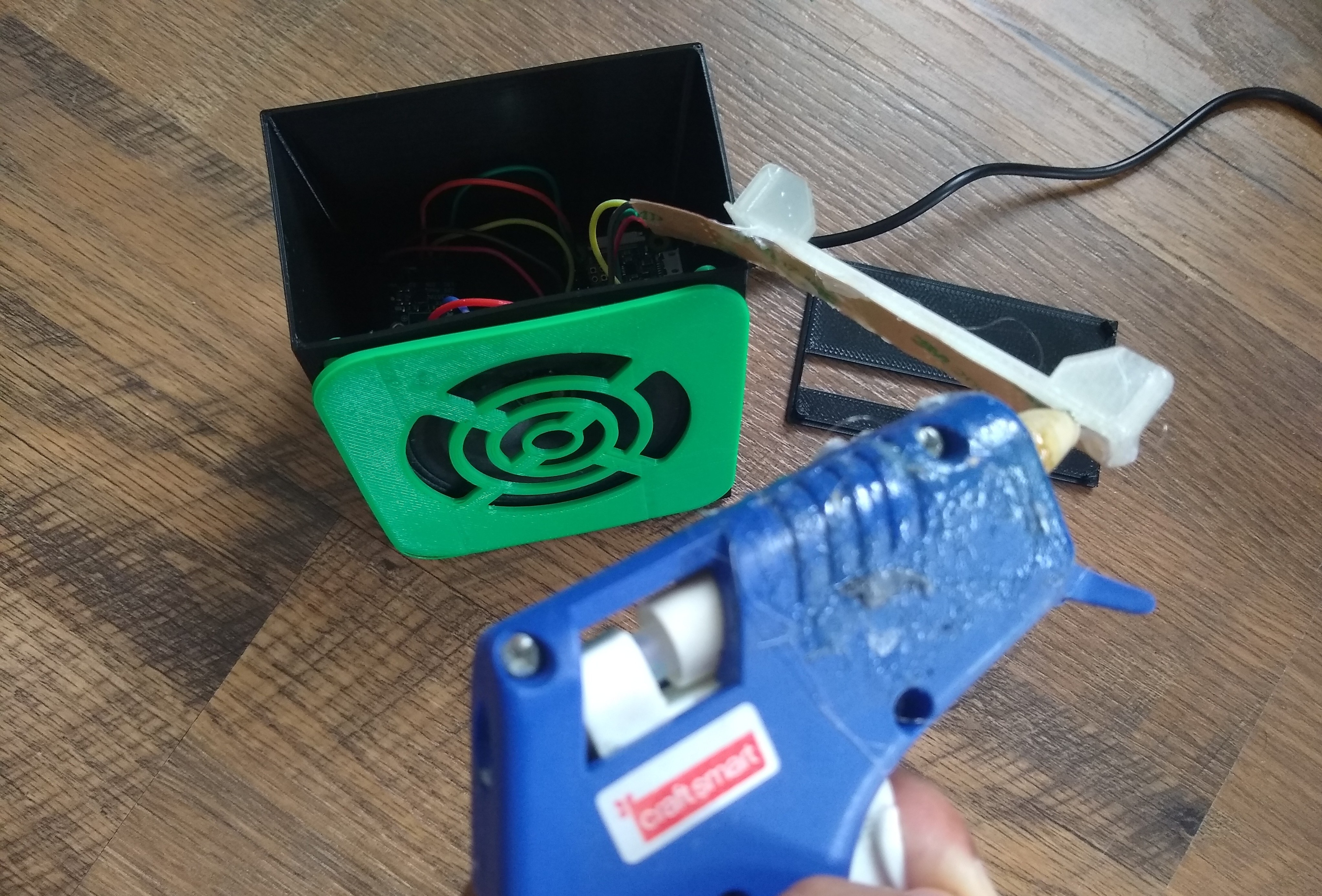 LEDstipHotglue.jpg