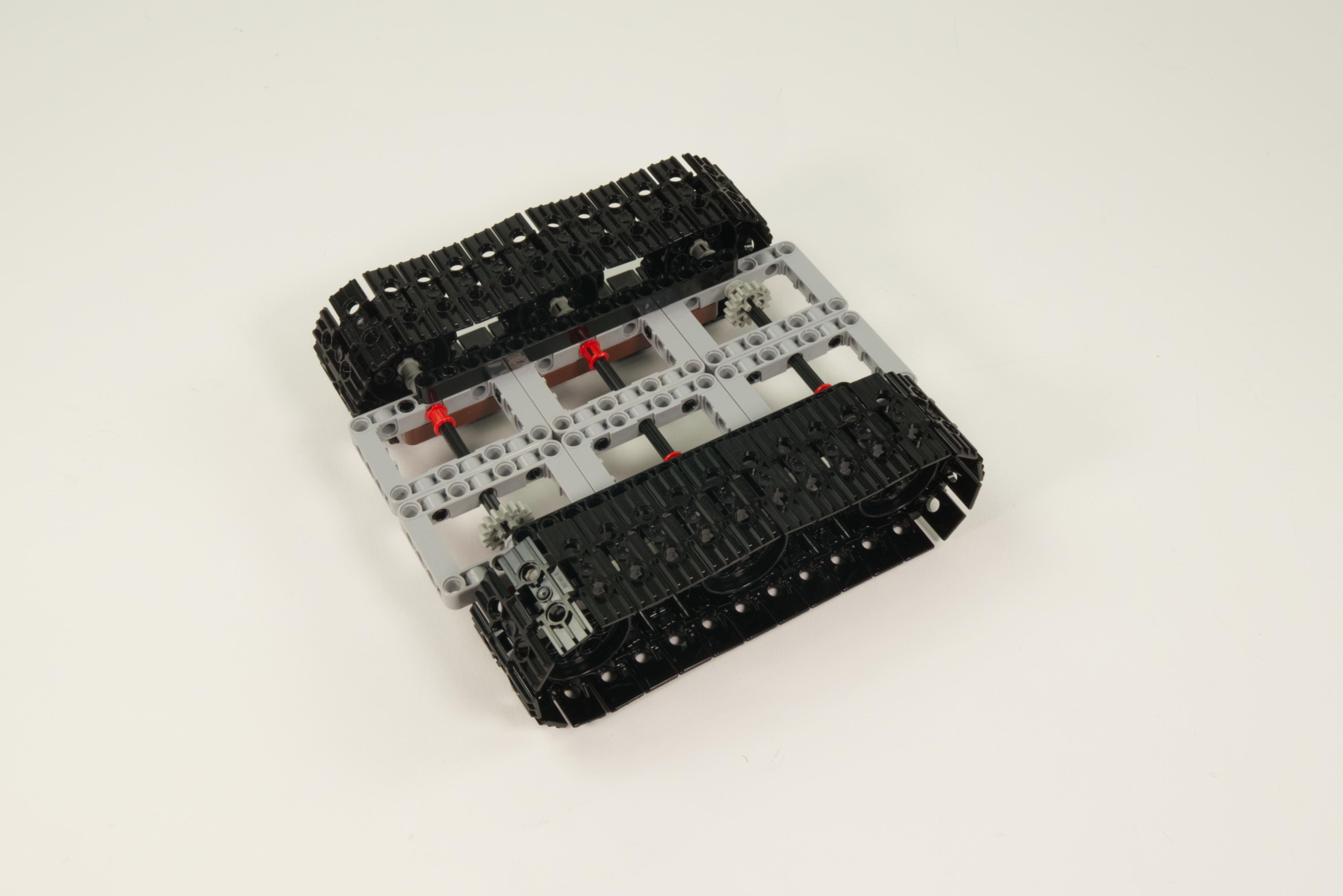LEGO Tank-2417.jpg