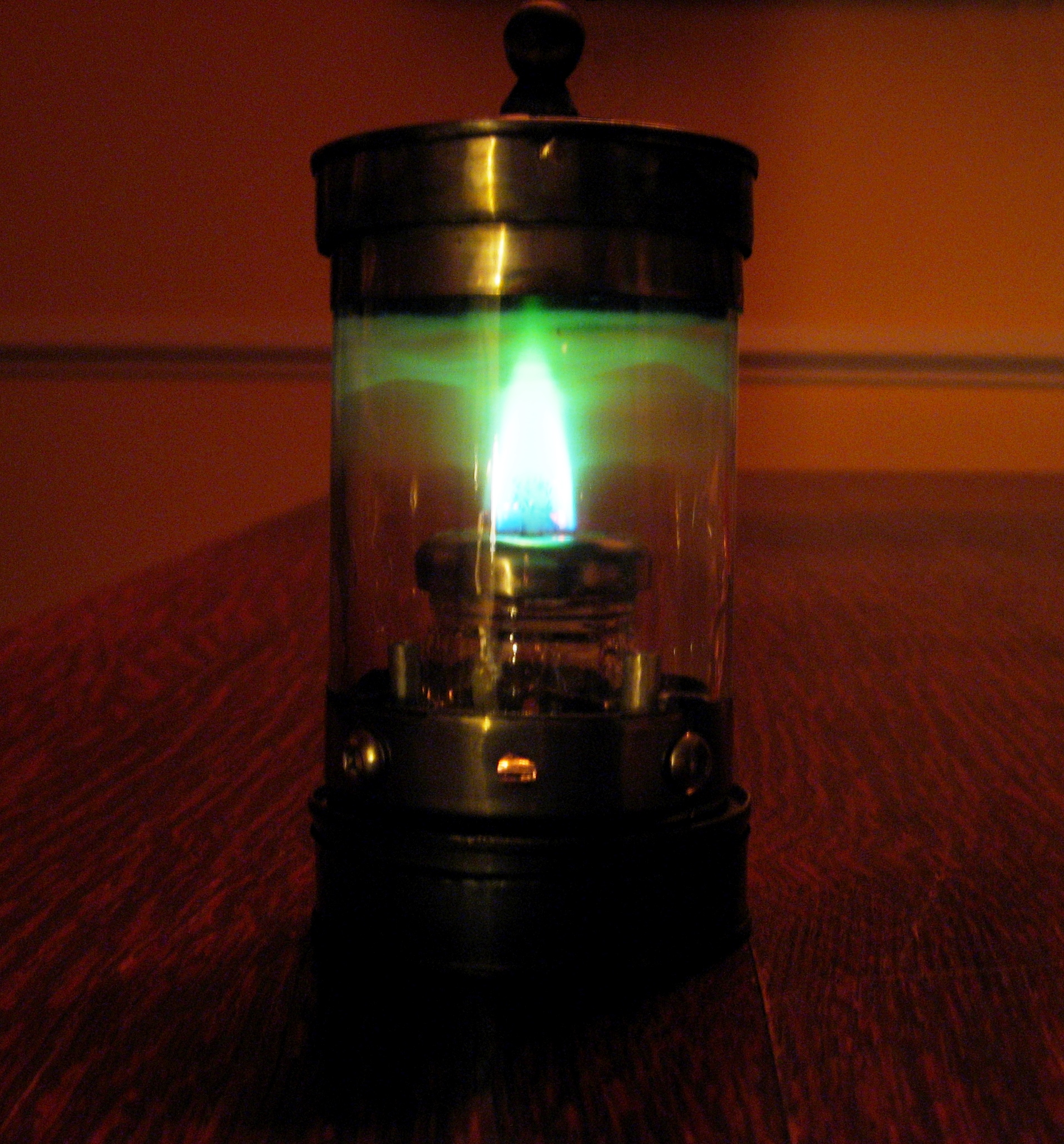 Lamp green fire.jpg