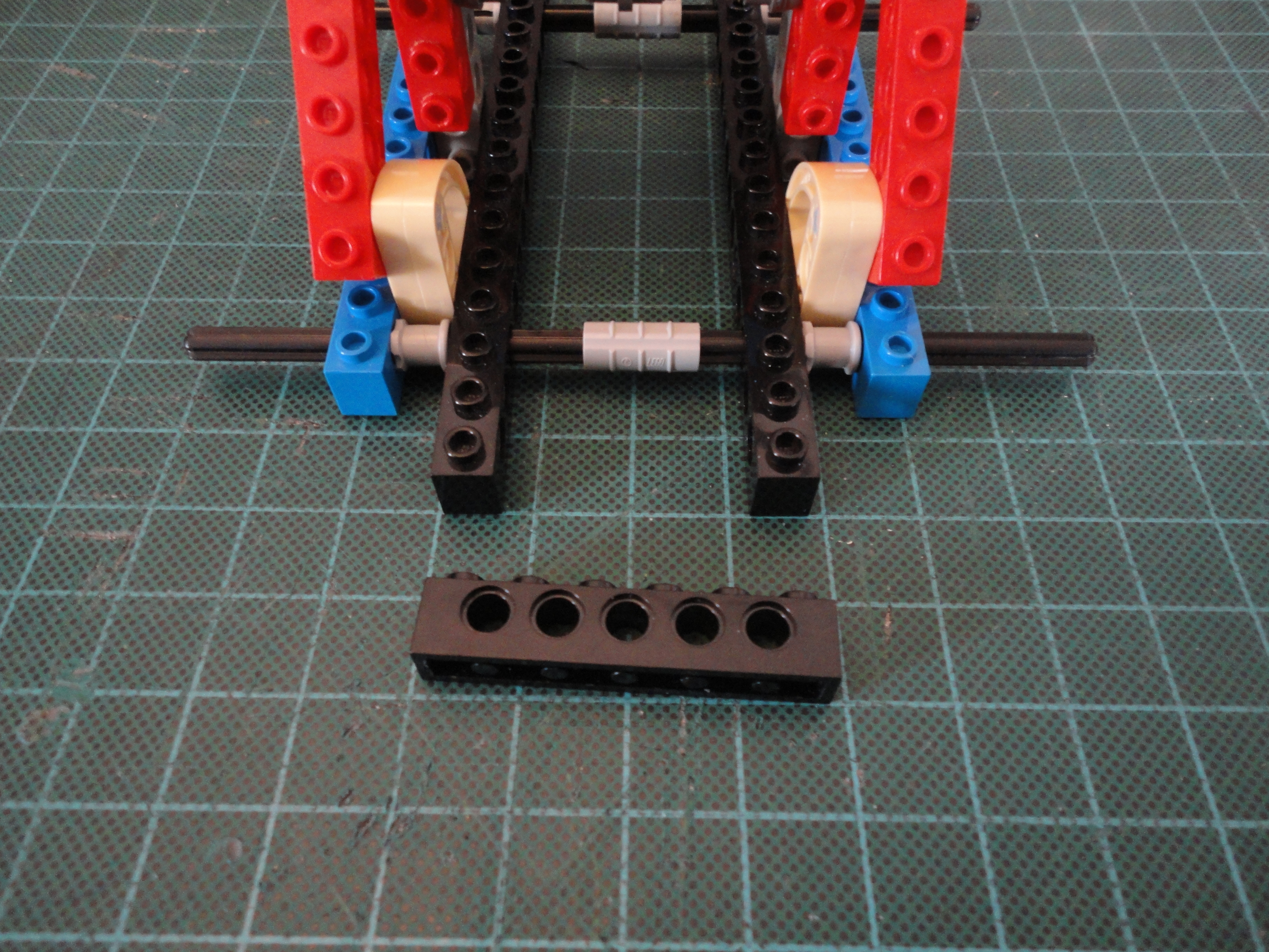 LegoBotFrame_206.JPG