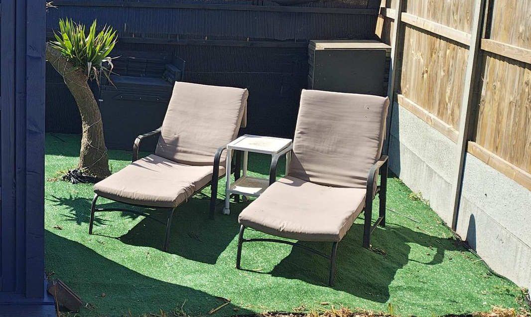 Loungers.png