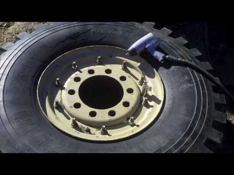 M923 -Changing Tires