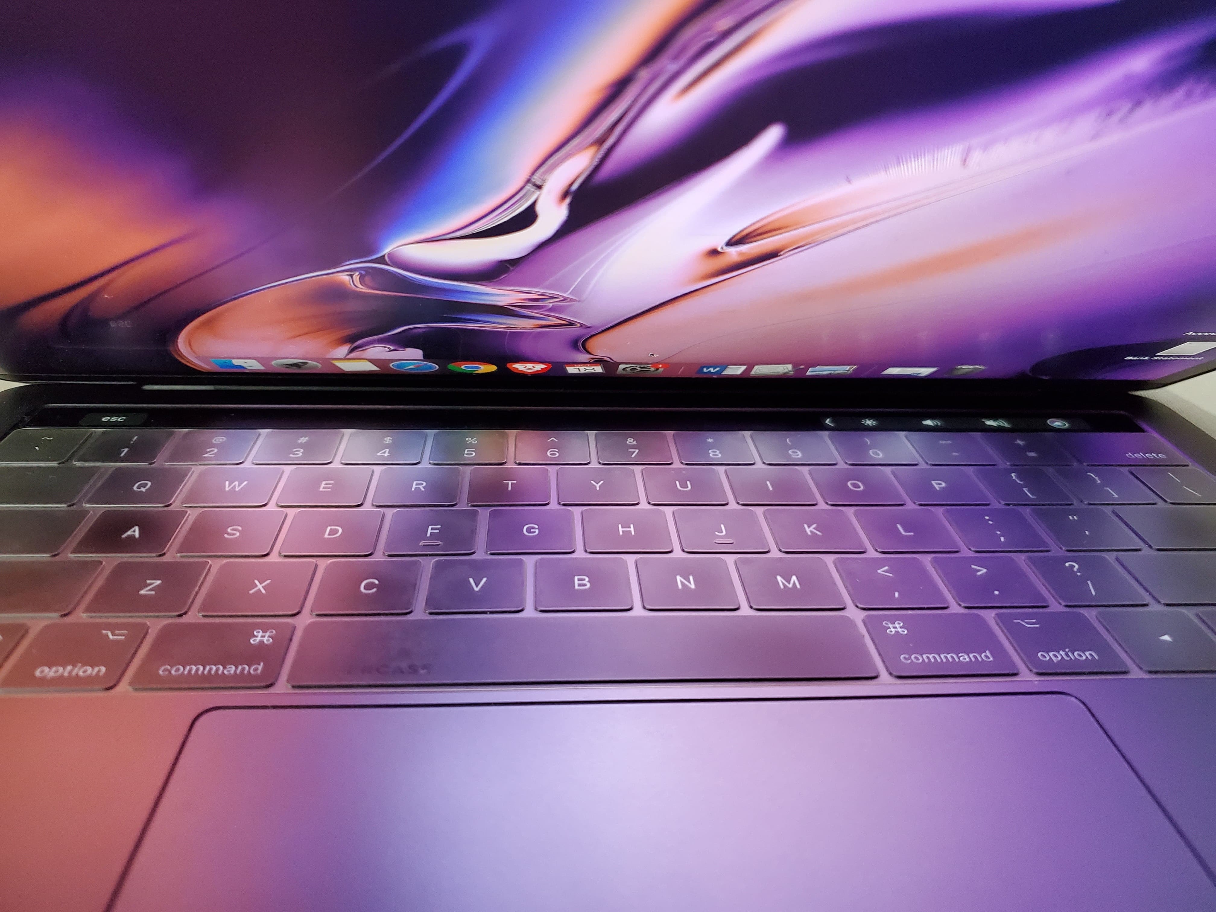 MACBOOK.jpg