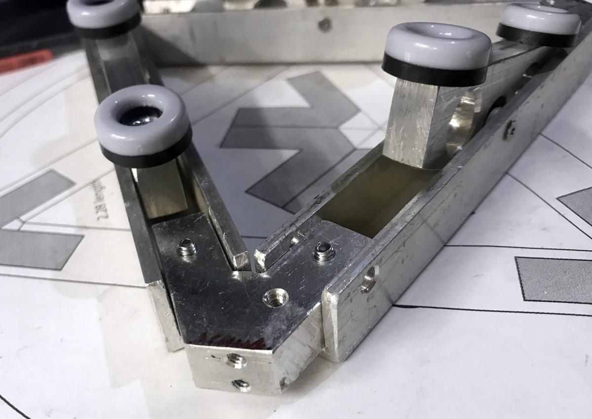 MCell-11cornertap.jpg