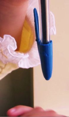 Magnetic_pen_cap_trick_3-2.jpg