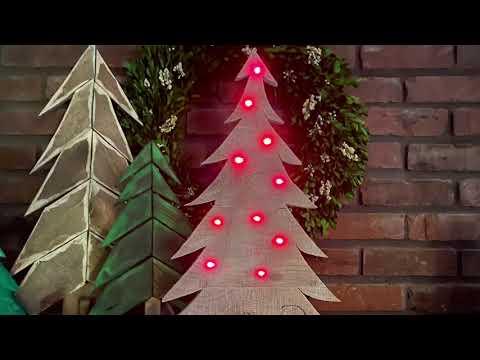 Make a Pallet wood/dollar store Christmas tree decoration