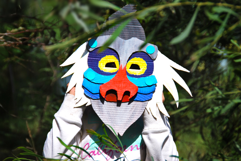Makedo Baboon Mask Heroshot_1.jpg