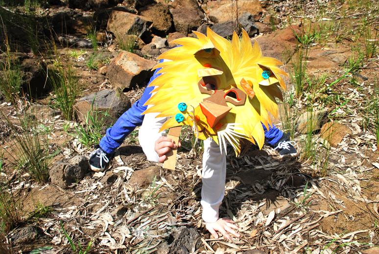 Makedo Lion Mask Heroshot_1.jpg