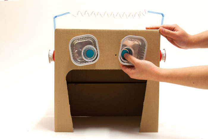 Makedo_WP_Robot03_72dpi.jpg