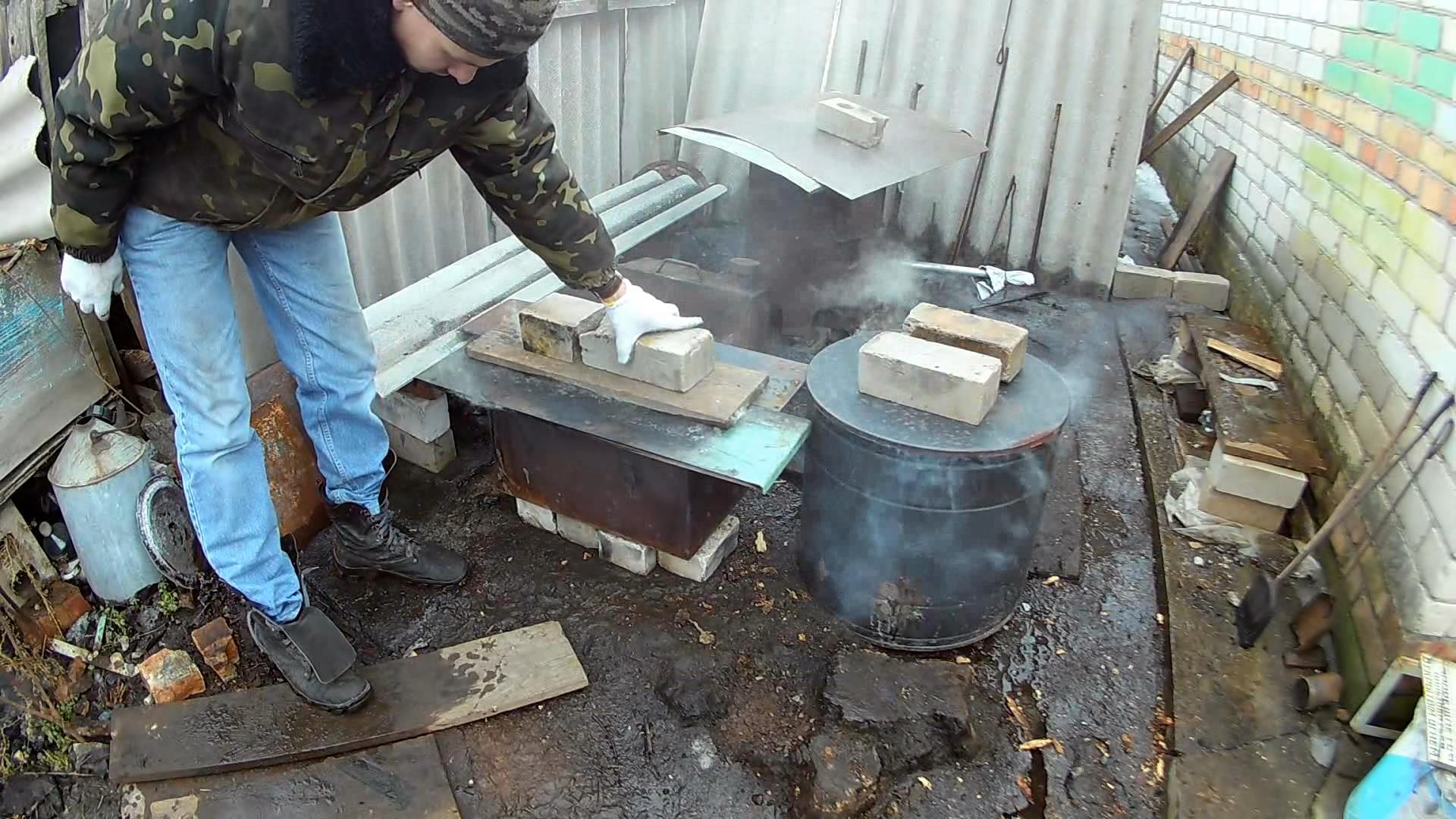 Making Charcoal at Home. Free DIY Fuel.avi_snapshot_02.04_[2017.03.21_15.53.41].jpg