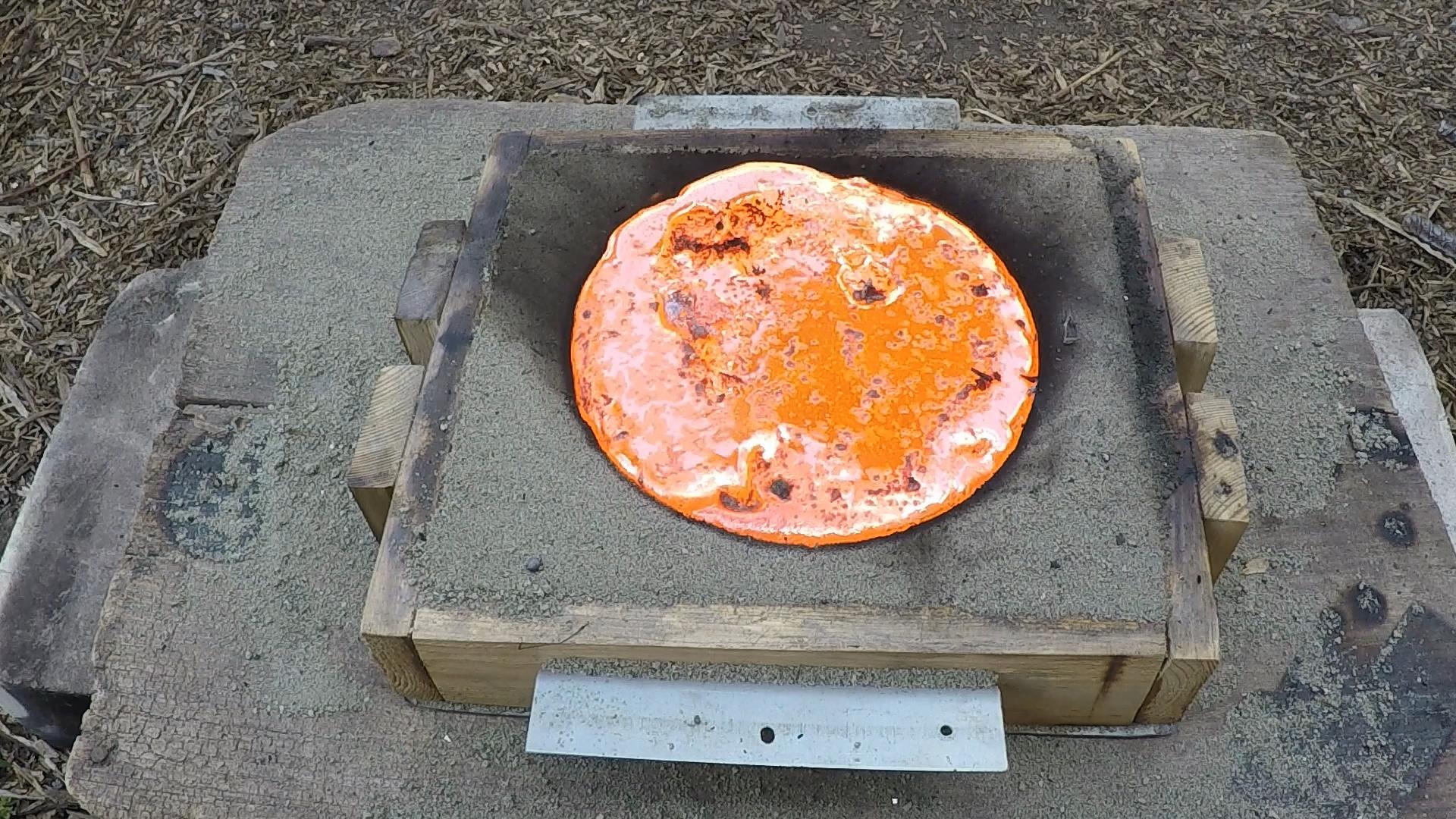 Making a copper Maple Leaf for Canada Day.avi_snapshot_01.58_[2017.06.29_17.19.37].jpg