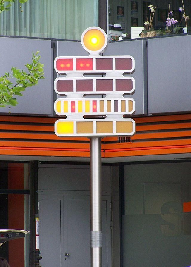 Mengenlehreuhr photo.jpg