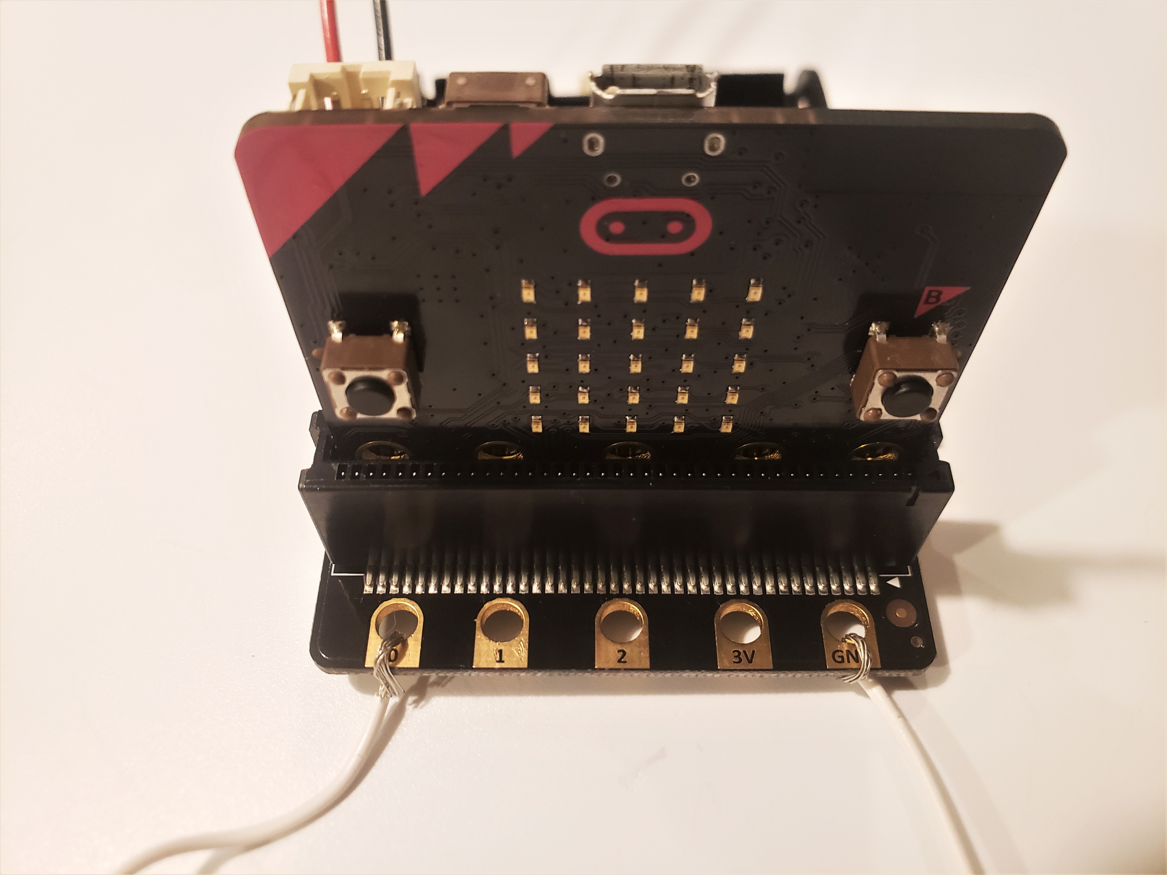 MicroBit_SwitchConnection-2.jpg