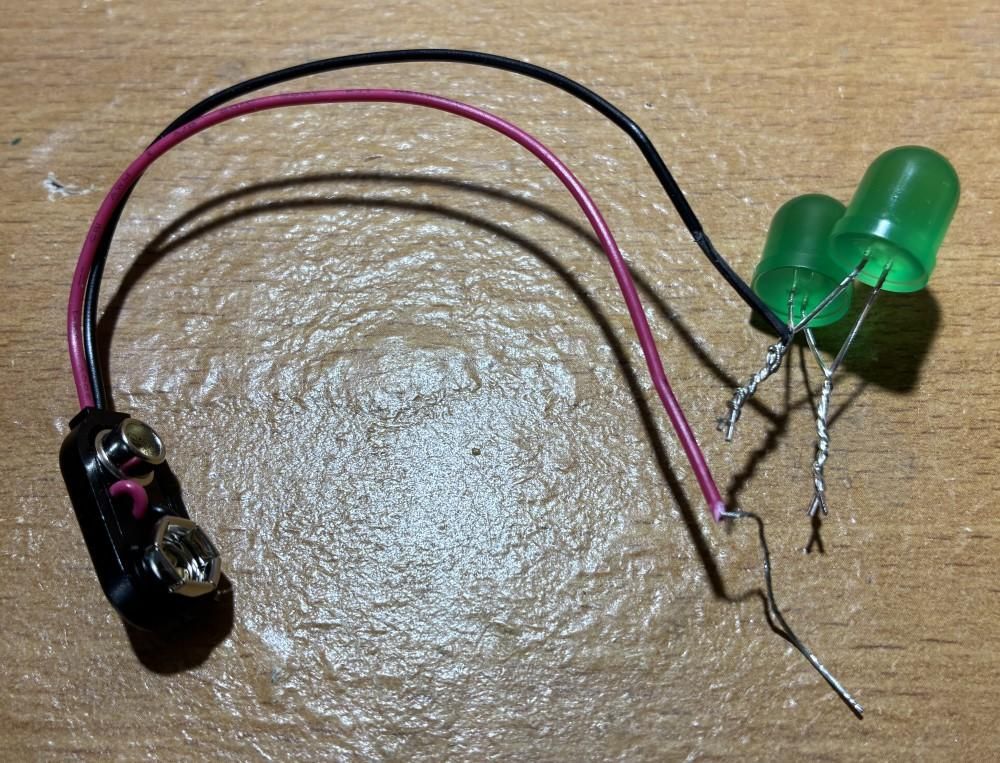 Motion Detecting Dog 05 Step 04 Connect the Circuit Photo 1.jpg