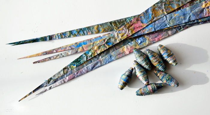 NTPaper-Bead-Brown-Paper-Fabric-The-Cut-Strips-And-Finished-Beads.jpg
