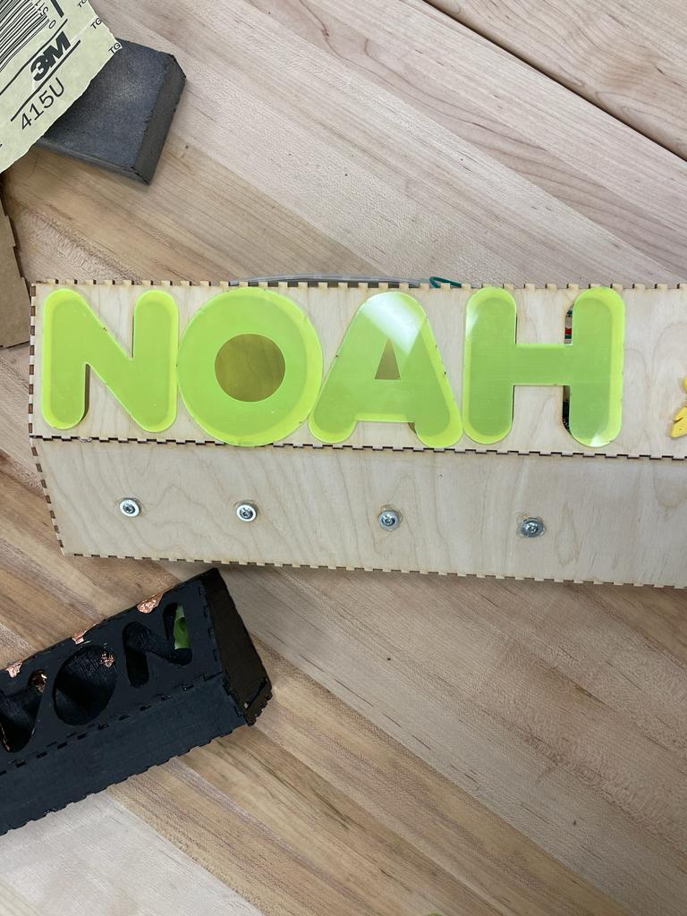 Noah_box_top.jpg