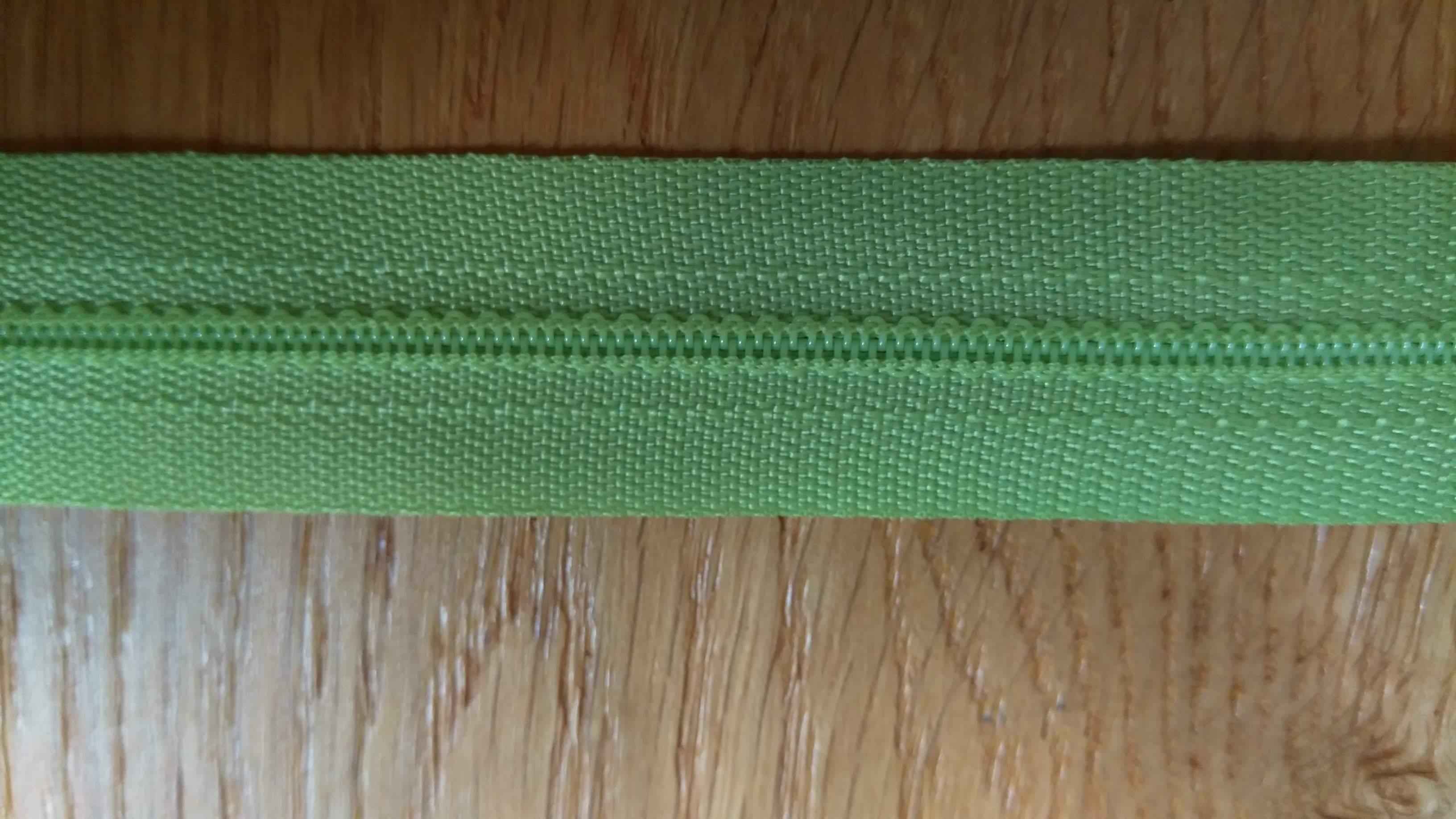 Nylon coil zip.jpg