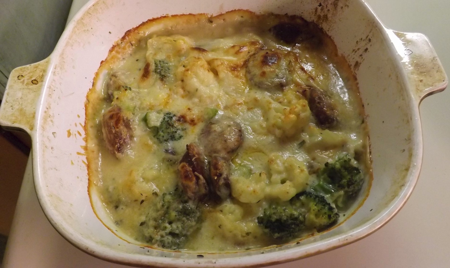 OVEN BAKED BROCCOLI CAULIFLOWER CHEESE SAUCE SMOKED SAUSAGE 020.JPG