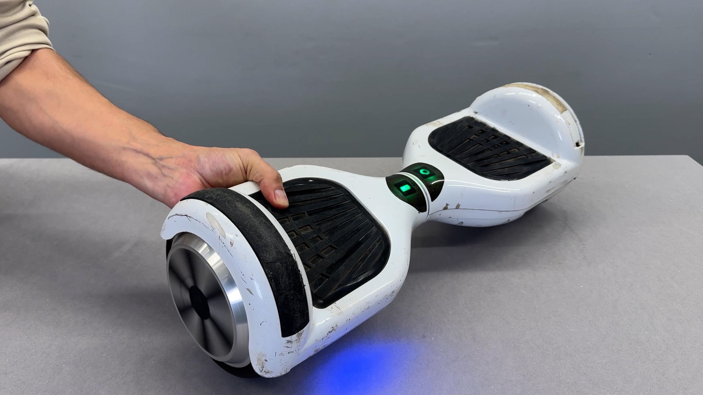 Onewheel from hoverboard.00_00_02_27.Still001.jpg
