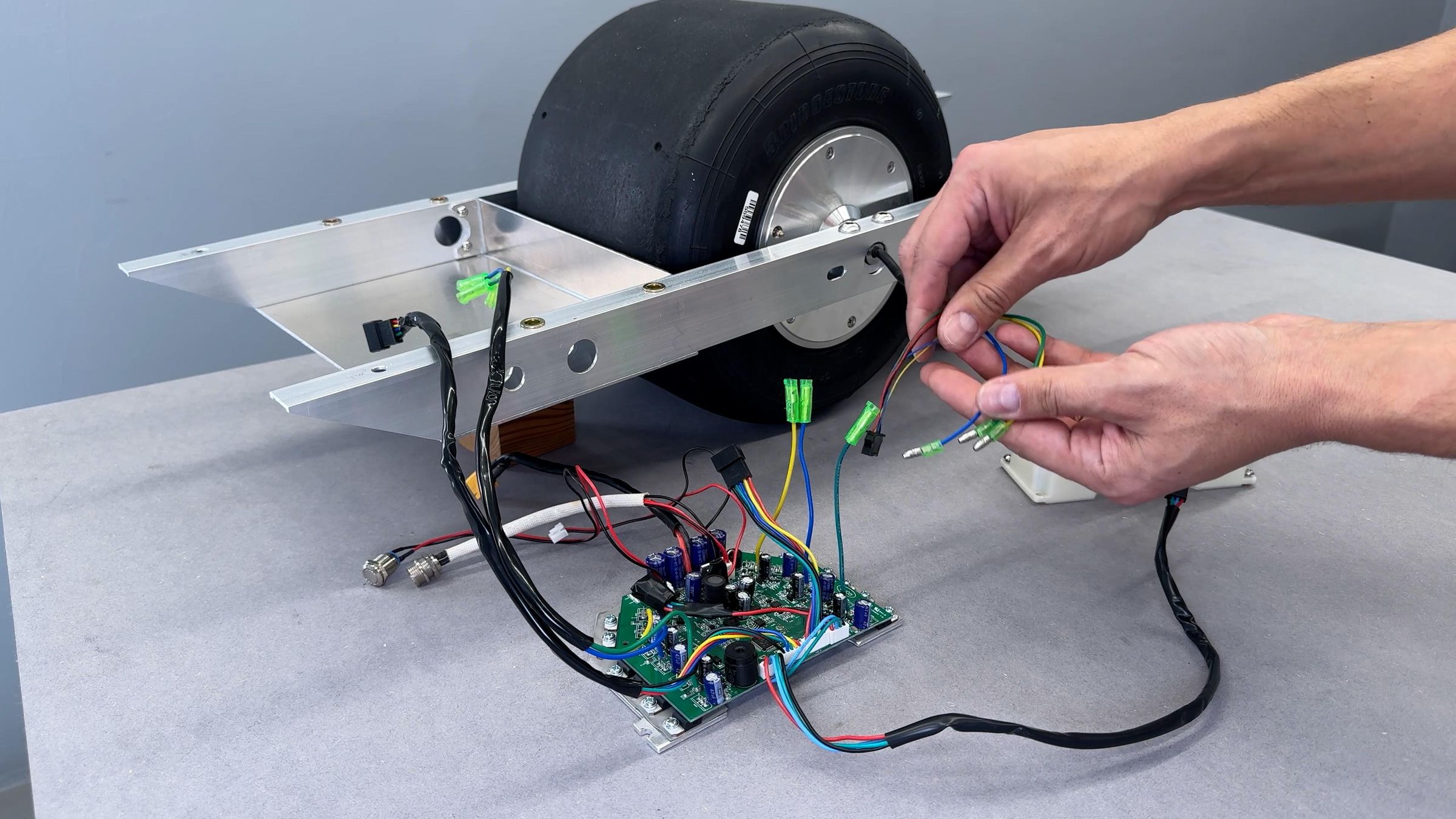 Onewheel from hoverboard.00_03_39_06.Still043.jpg