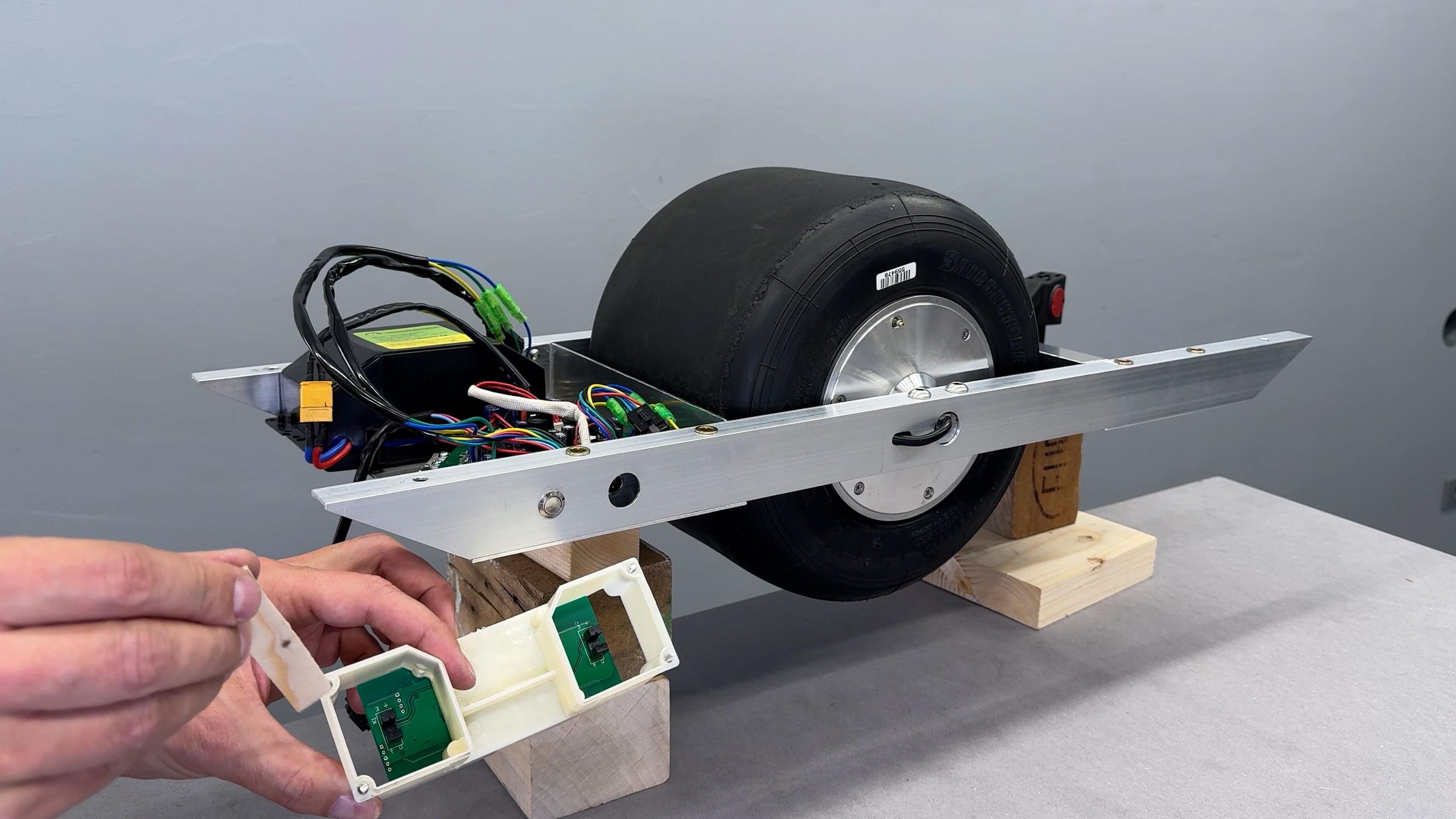 Onewheel from hoverboard.00_06_58_11.Still015.jpg