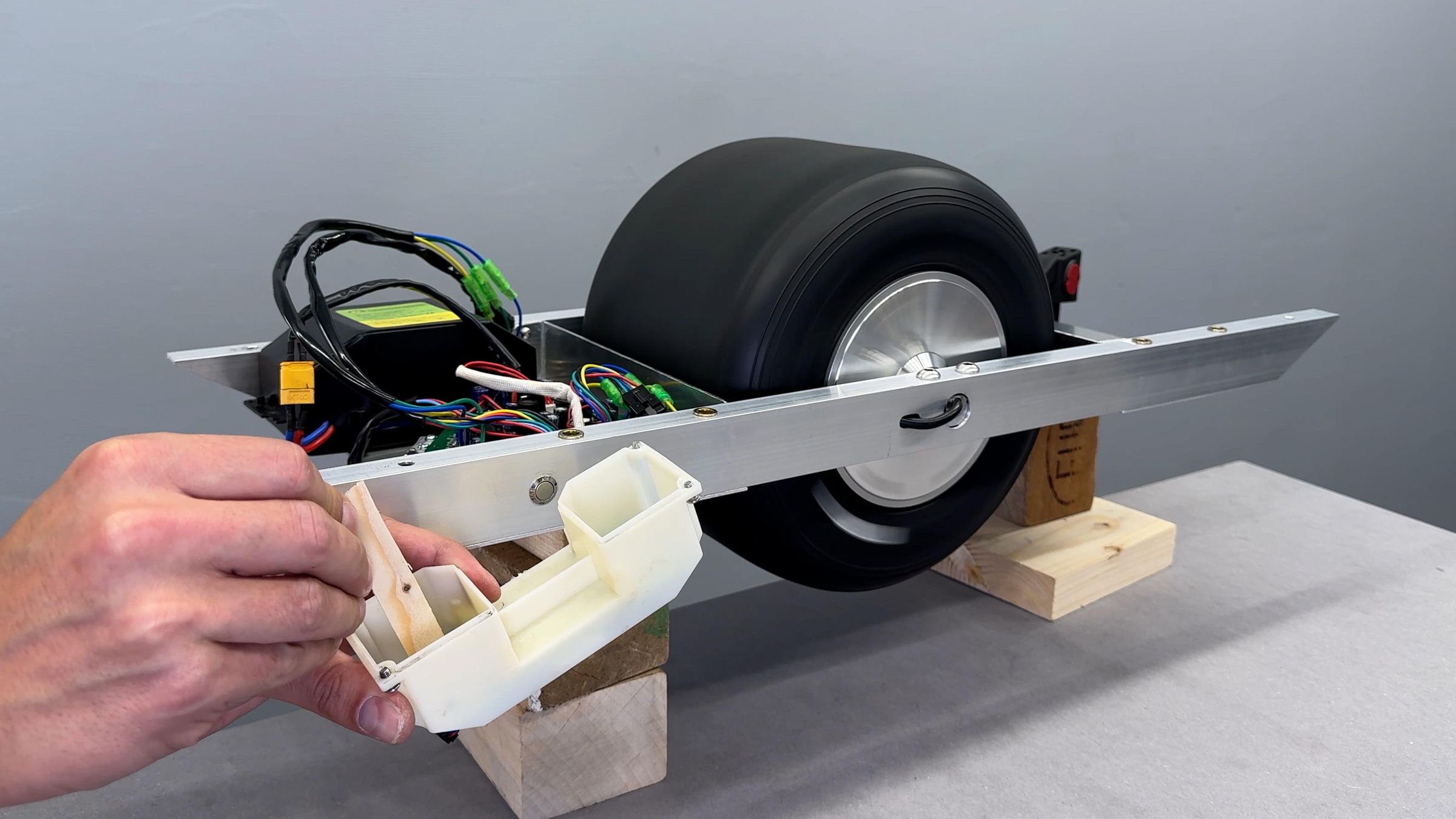 Onewheel from hoverboard.00_07_04_14.Still017.jpg