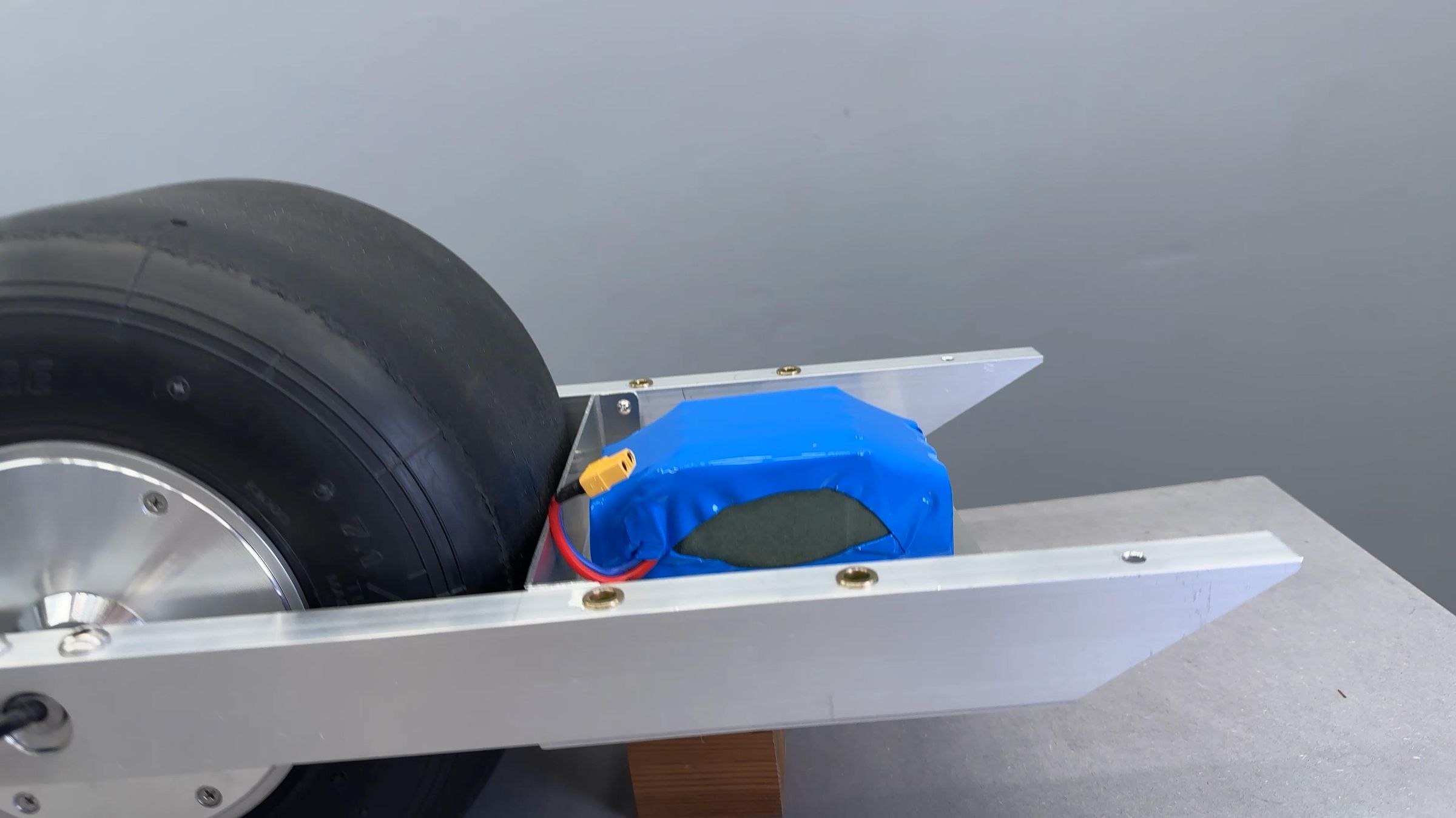 Onewheel from hoverboard.00_07_22_24.Still020.jpg