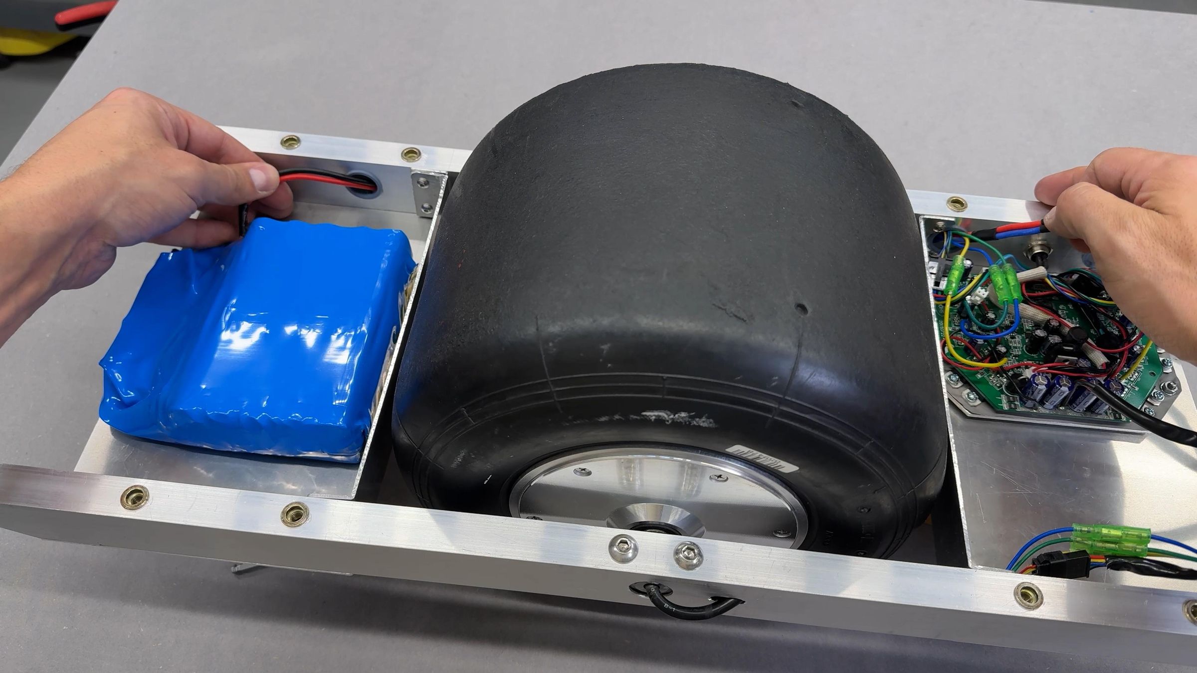 Onewheel from hoverboard.00_07_55_02.Still032.jpg