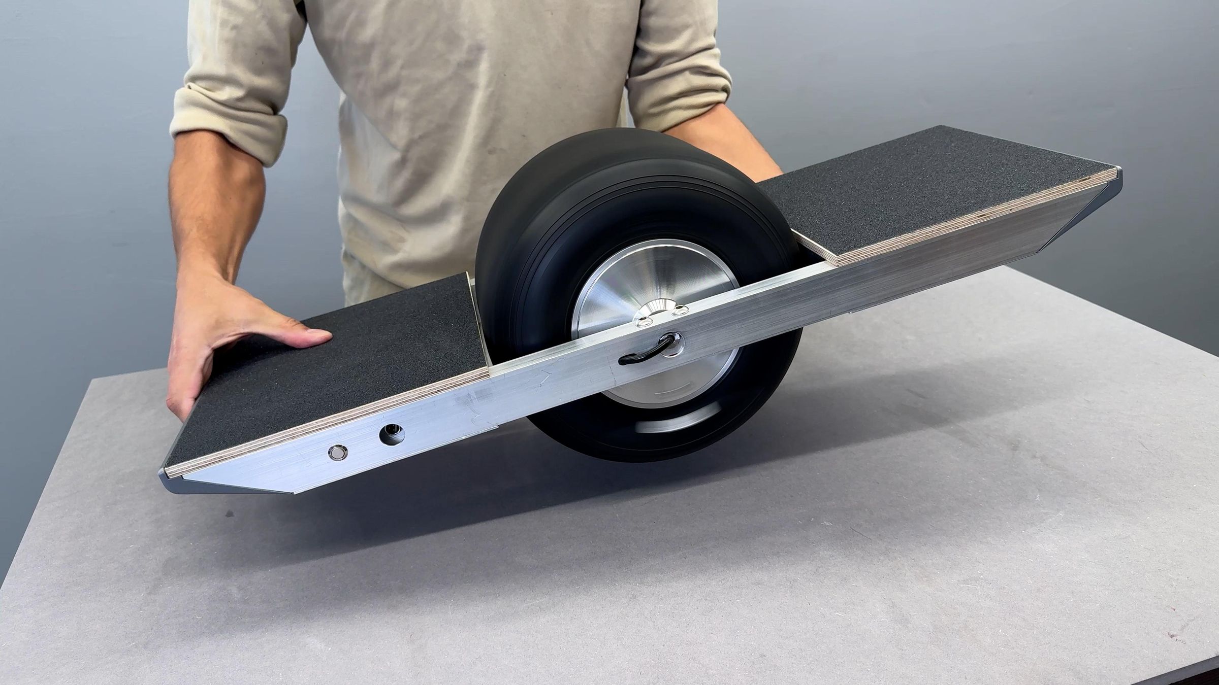 Onewheel from hoverboard.00_10_44_14.Still067.jpg