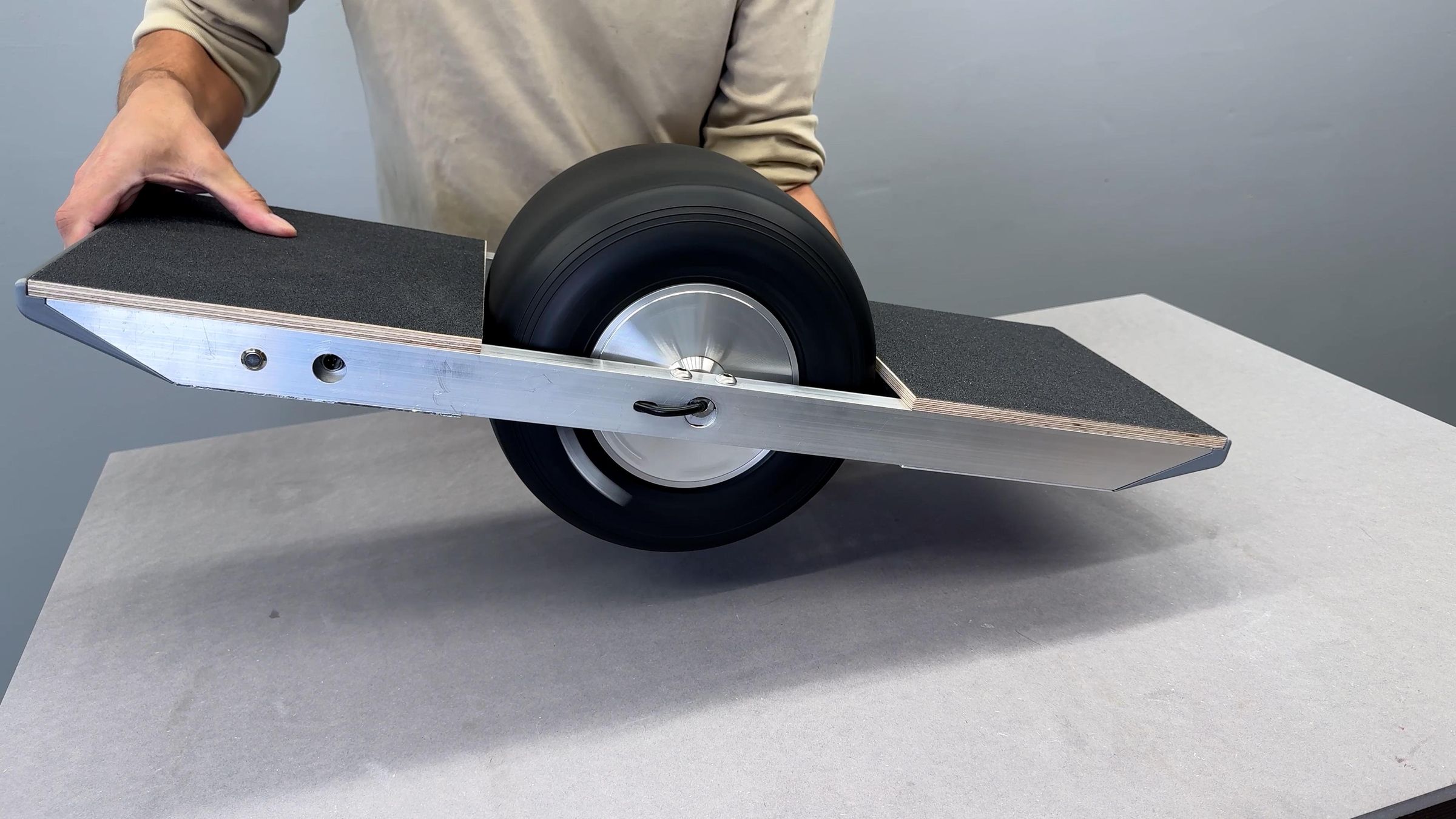 Onewheel from hoverboard.00_10_47_27.Still068.jpg