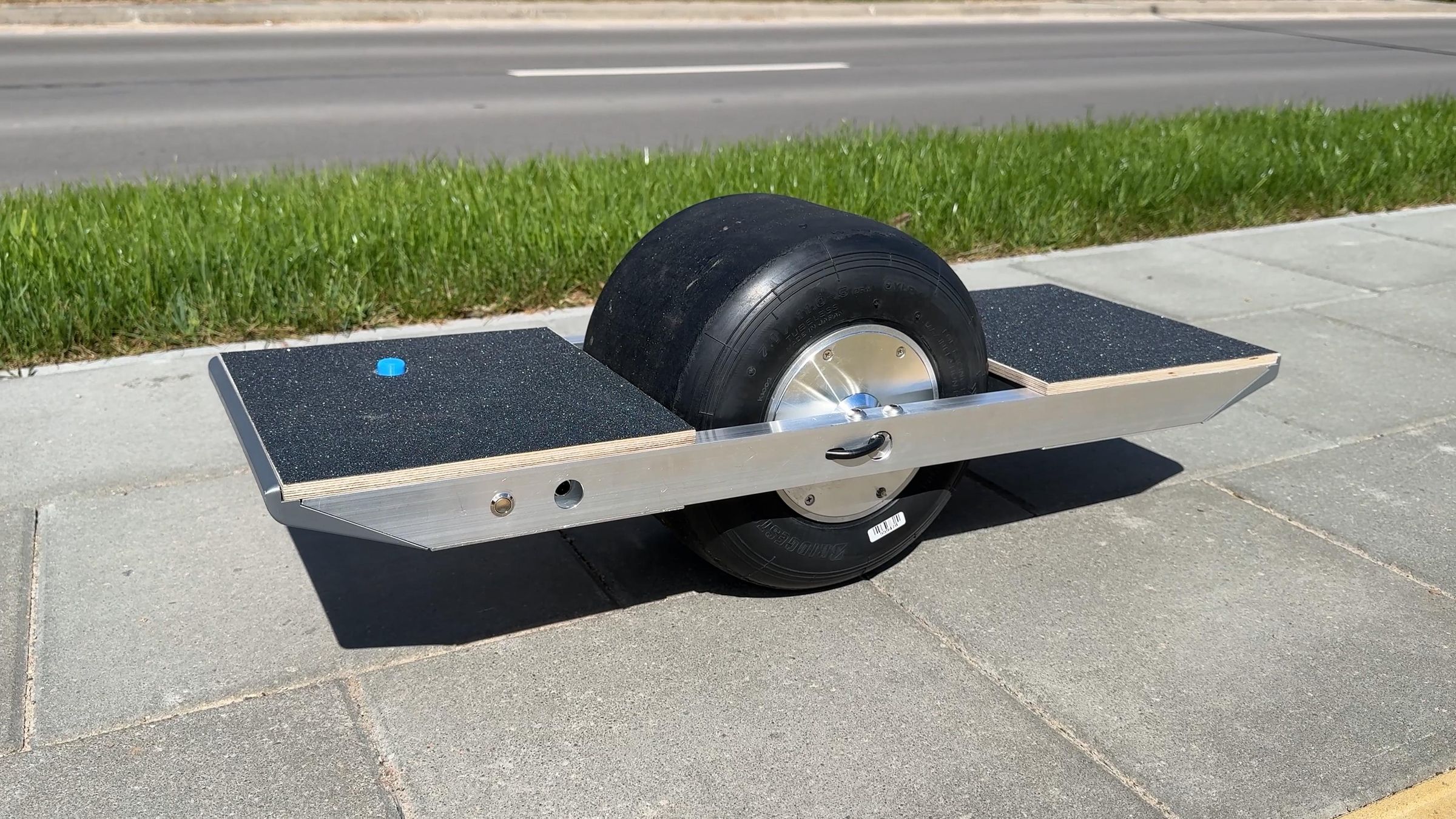 Onewheel from hoverboard.00_11_04_02.Still070.jpg