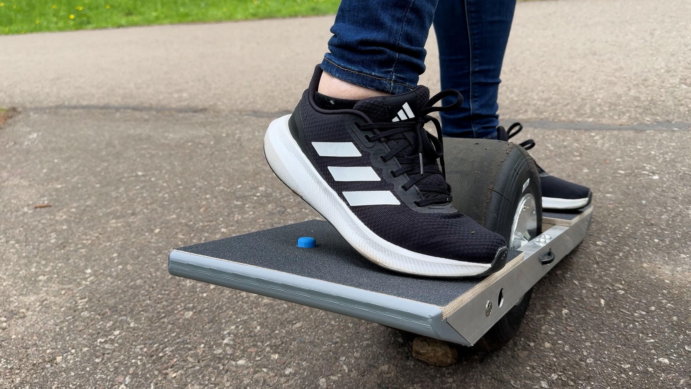 Onewheel from hoverboard.00_11_10_04.Still071.jpg