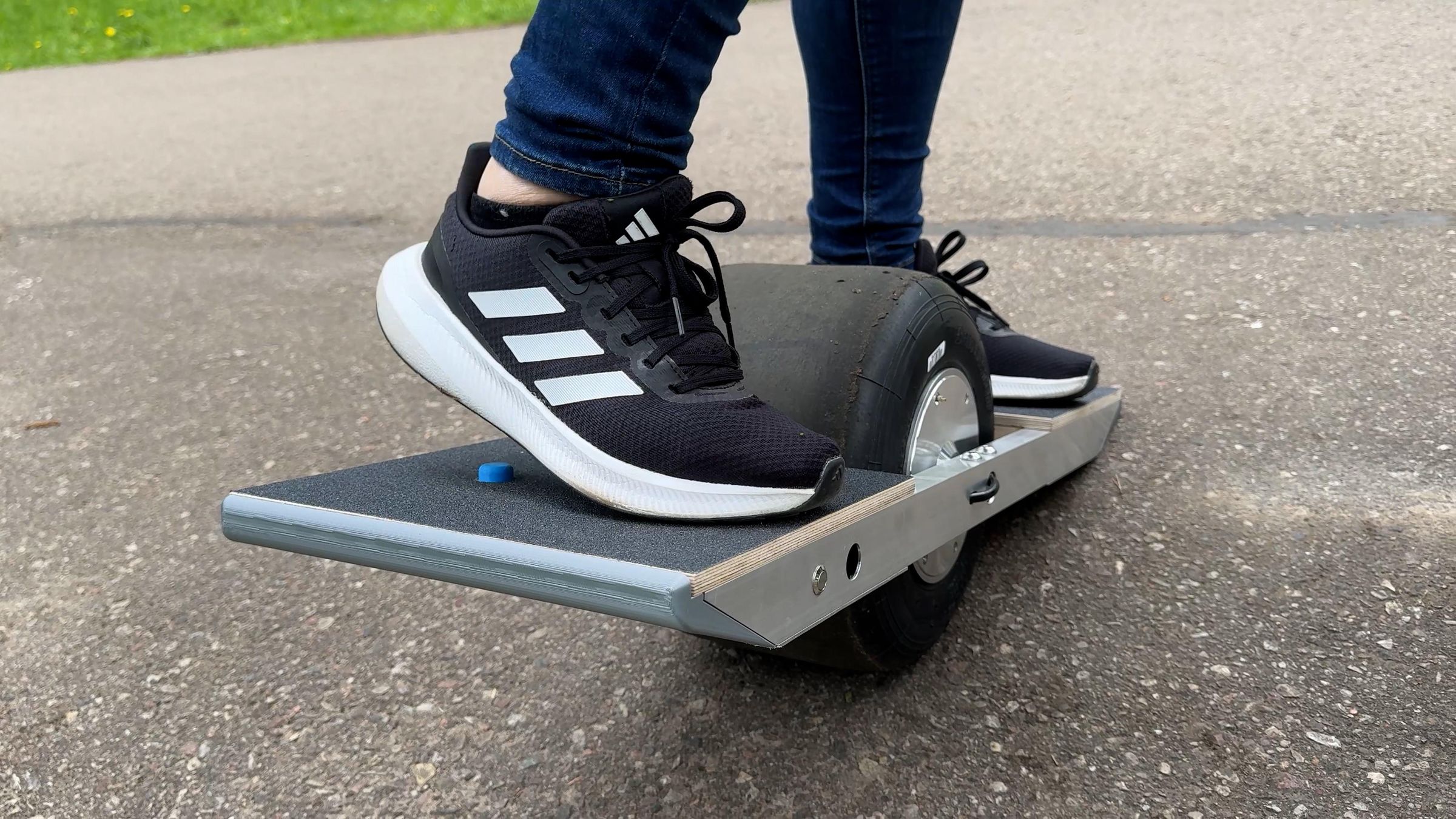 Onewheel from hoverboard.00_11_14_25.Still073.jpg