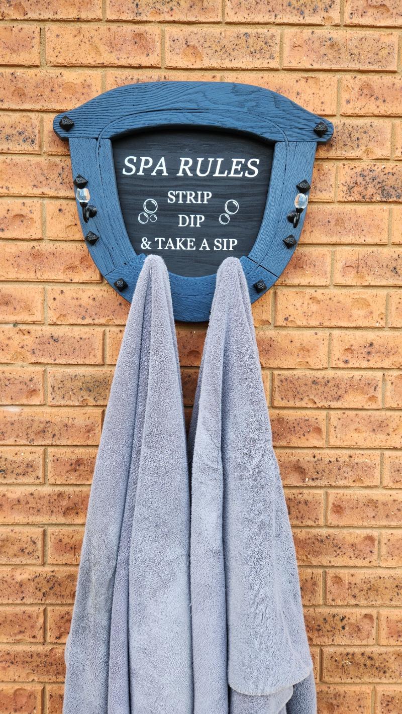 Outdoor Spa Towel rack (45).jpg