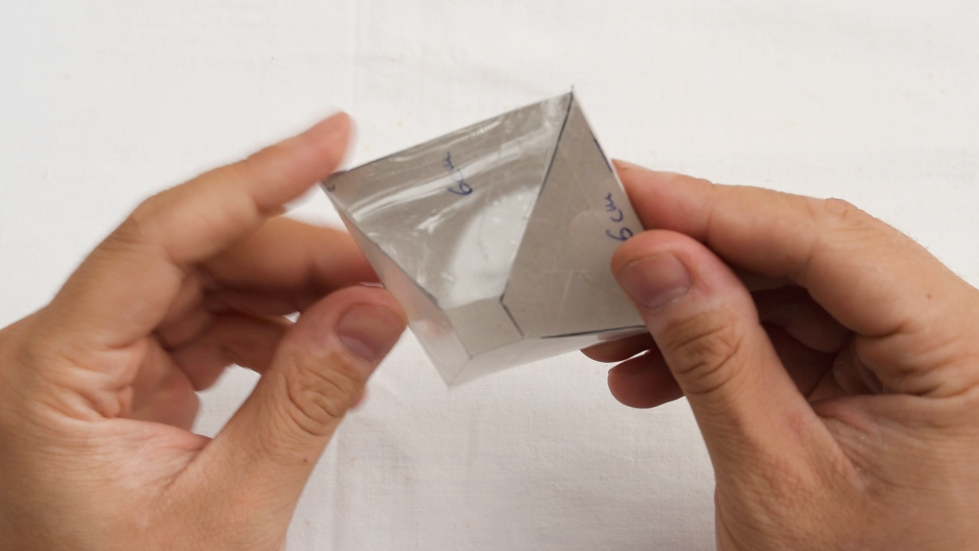 P25 - DIY Hologram Projector (not from CD case)_freeze19.bmp