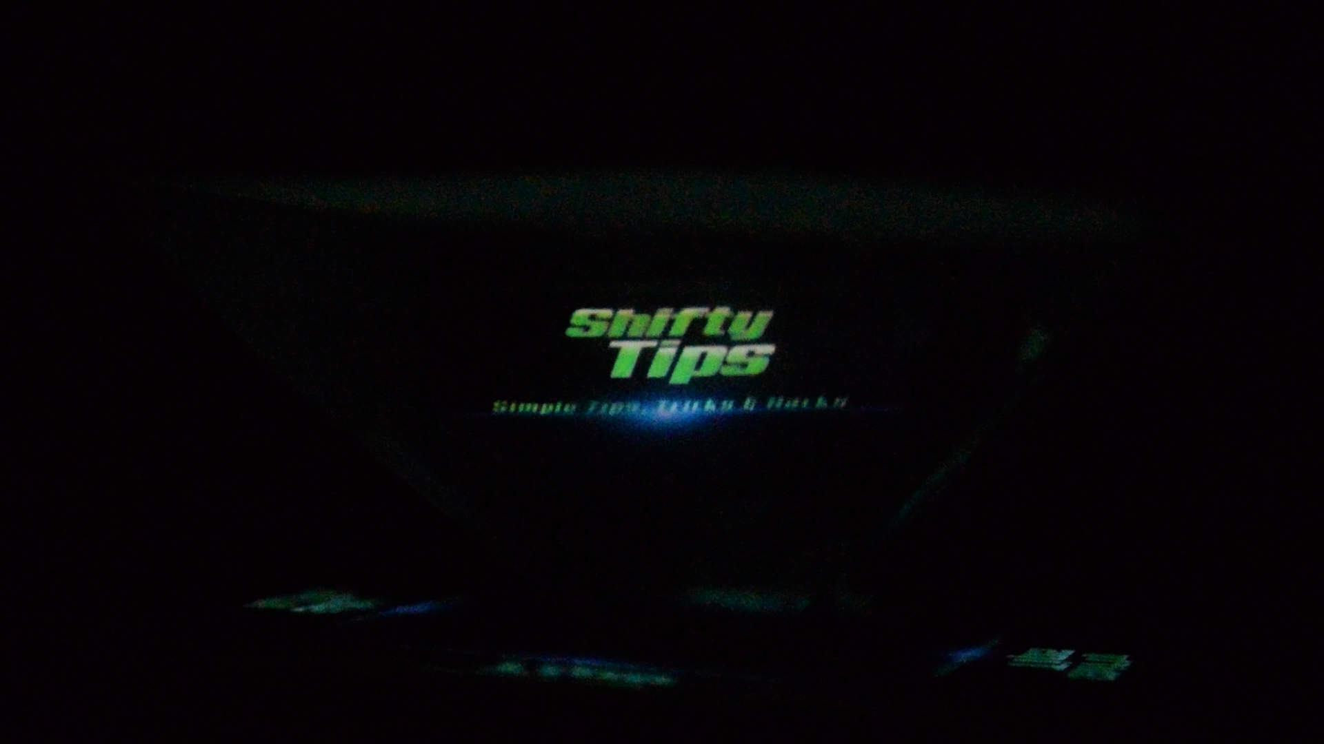 P25 - DIY Hologram Projector (not from CD case)_freeze24.bmp