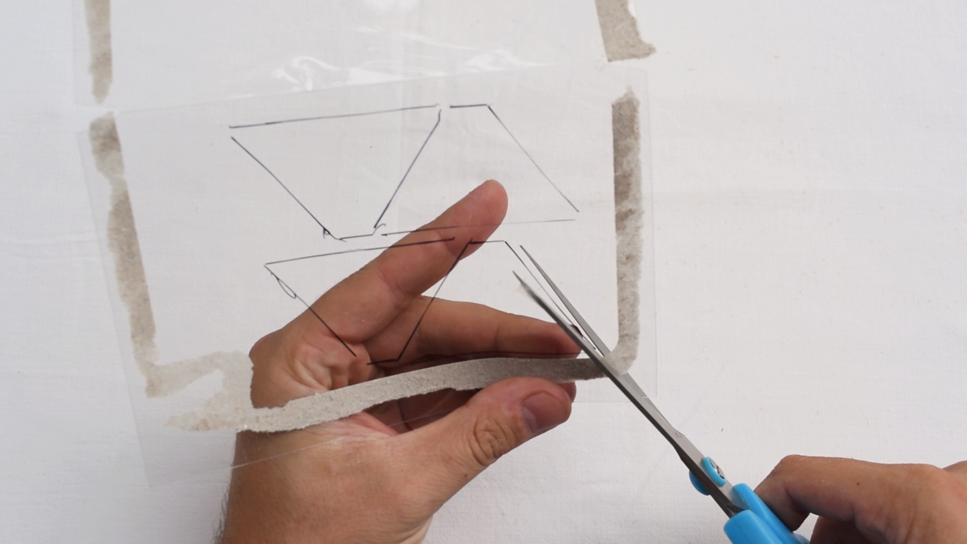 P25 - DIY Hologram Projector (not from CD case)_freeze8.bmp