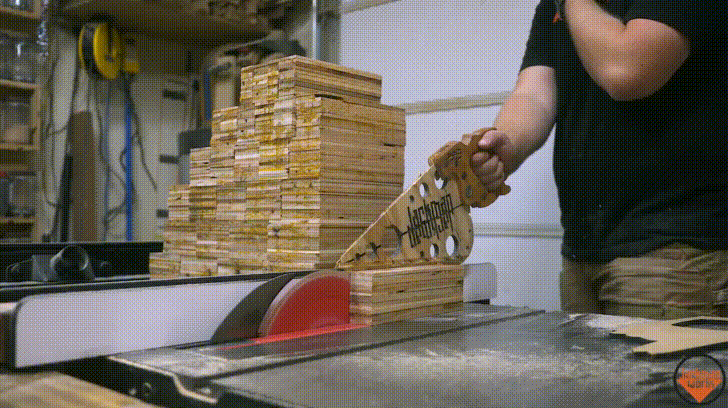 Pallet Wood Pencils 18 GIF.gif