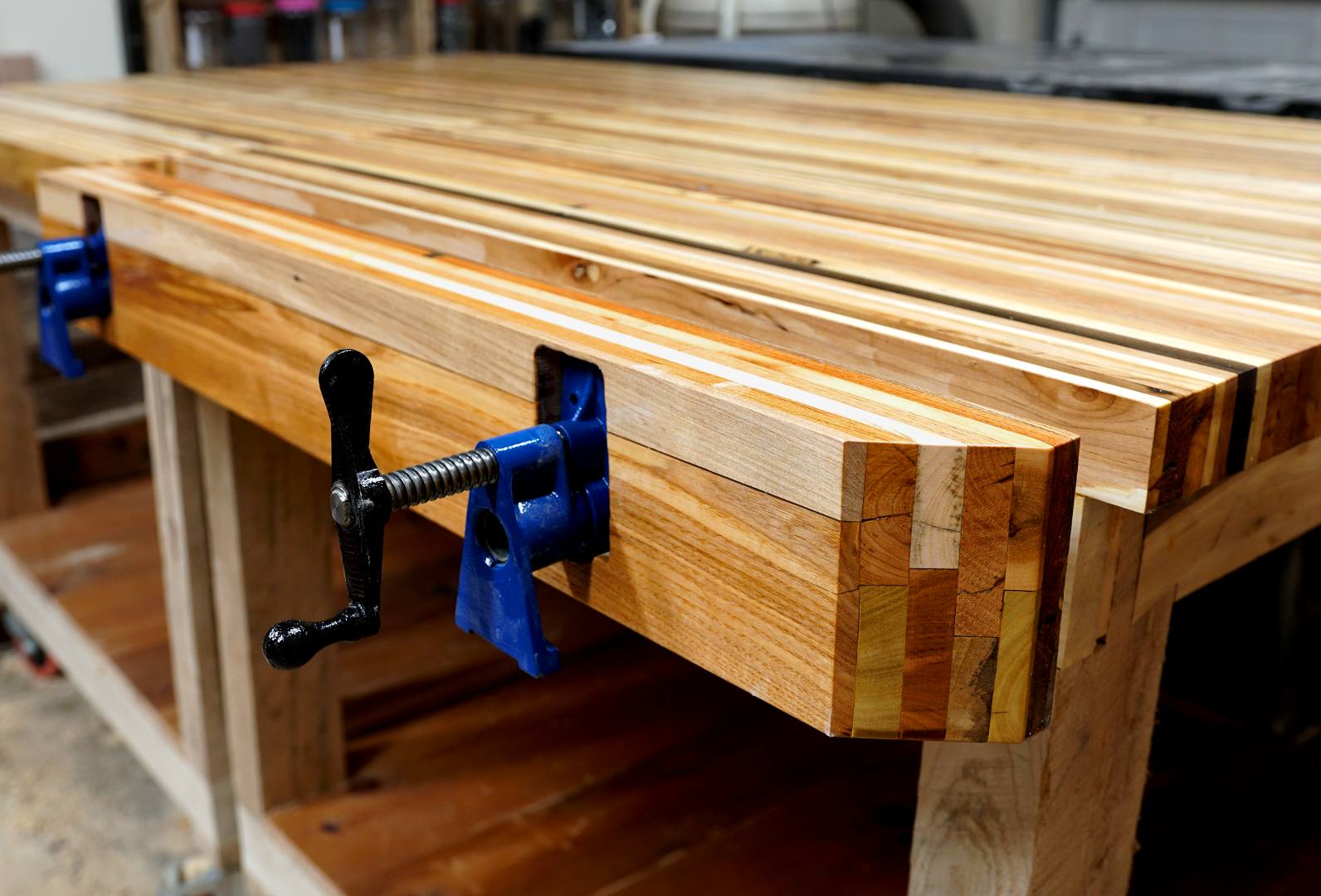 Pallet Wood Pipe Clamp Workbench Vise 1.png