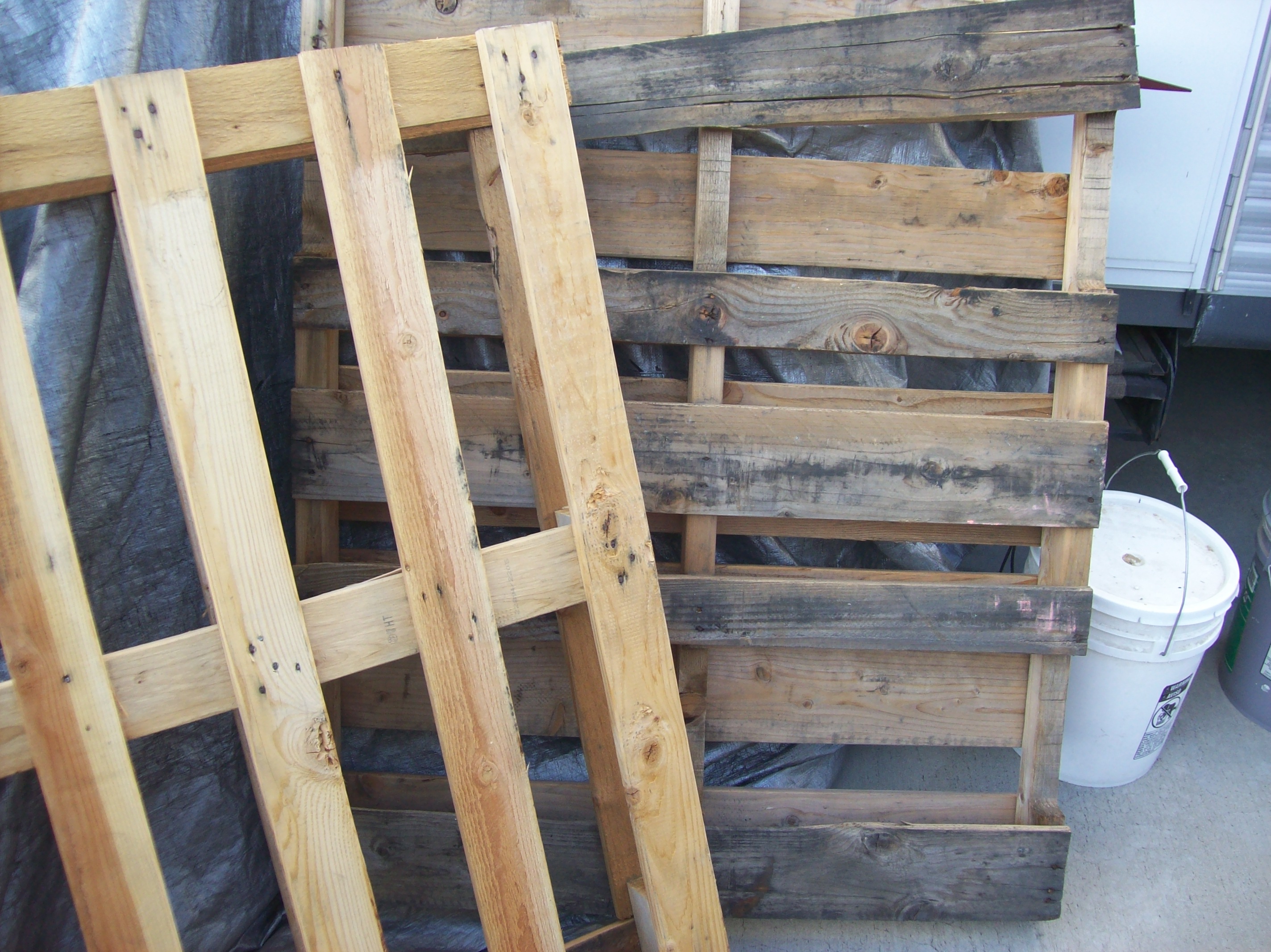 Pallet fence 007.jpg