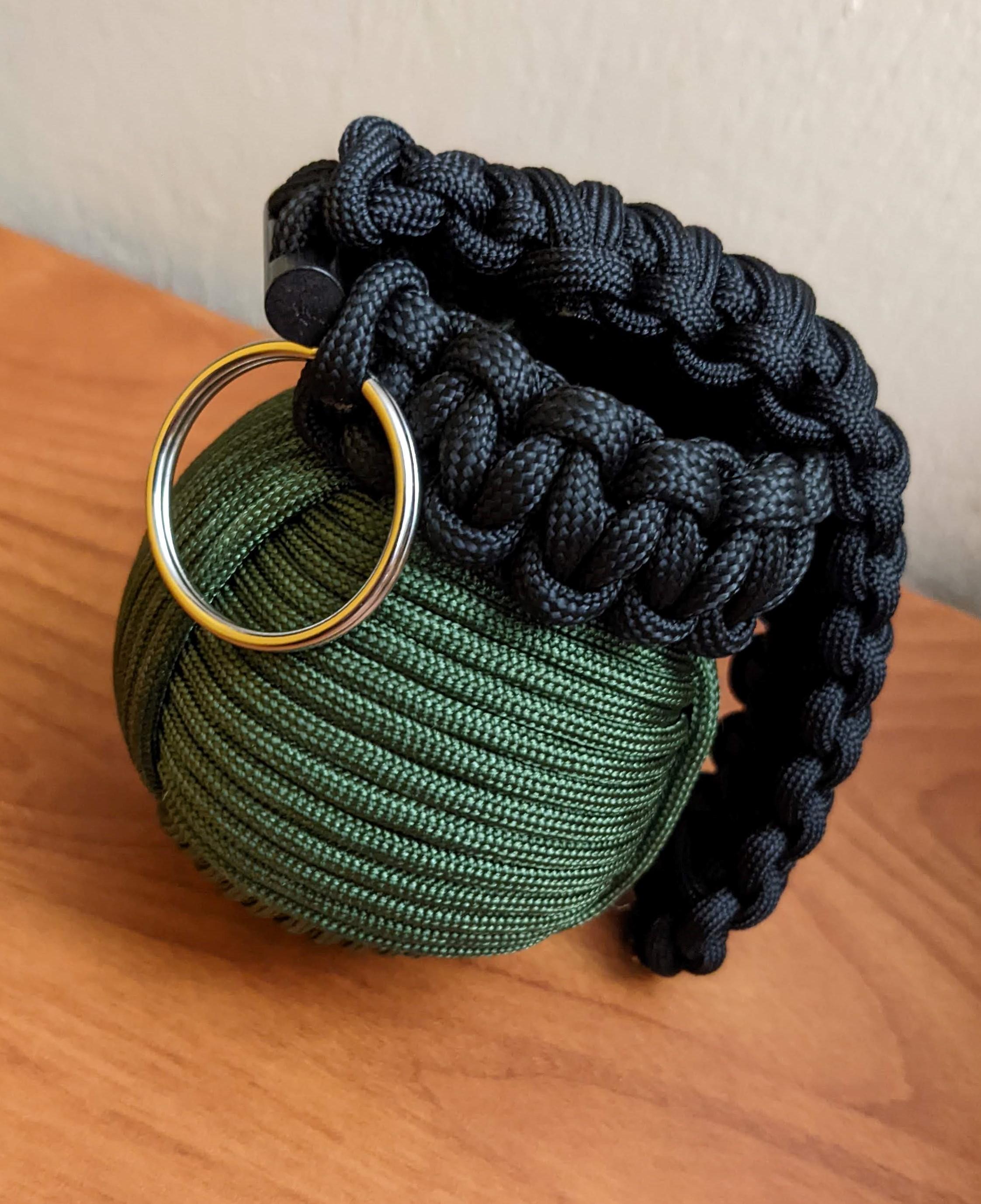 Paracord Grenade.jpg