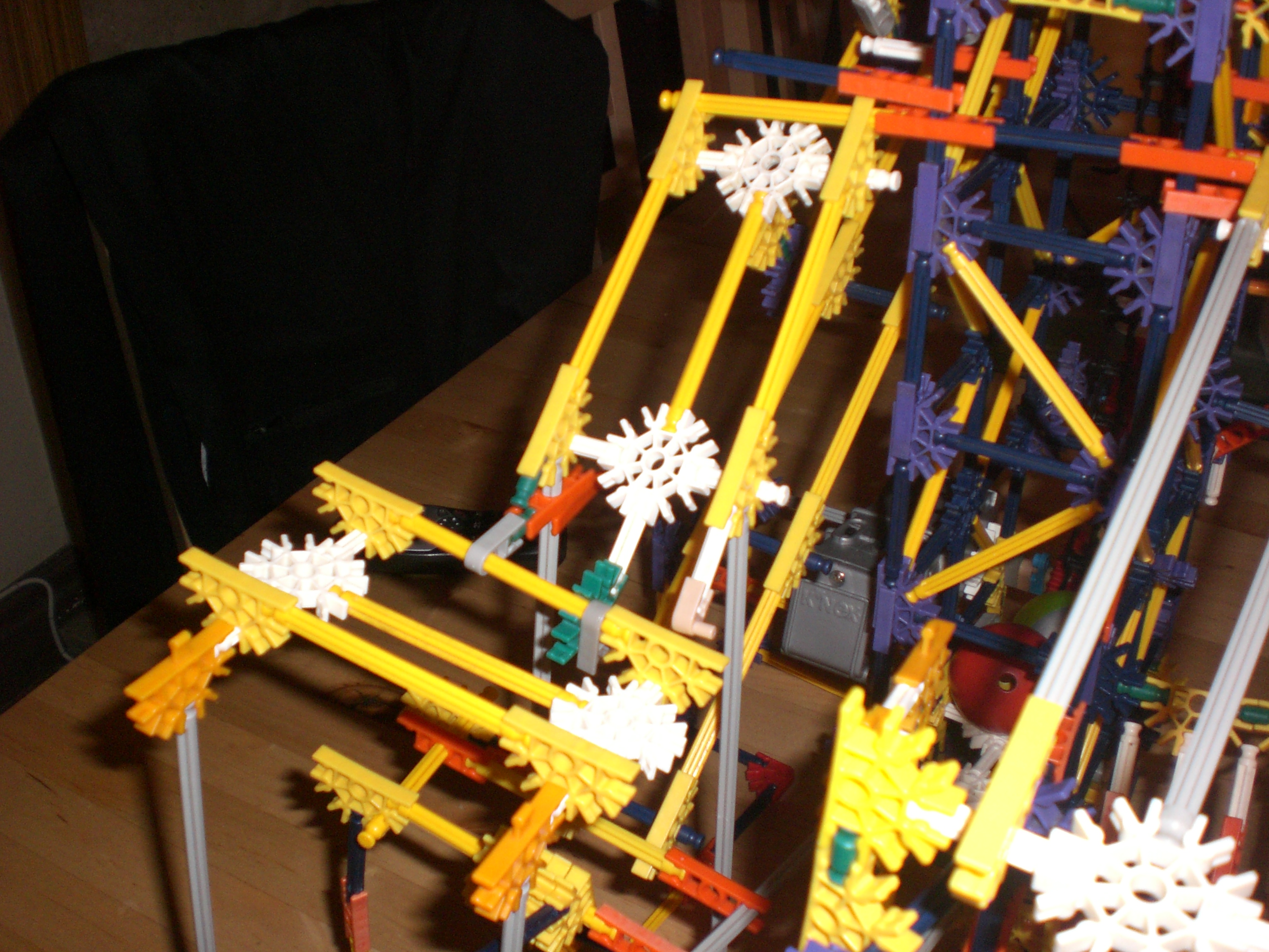 Picture knex ball machine 013.jpg