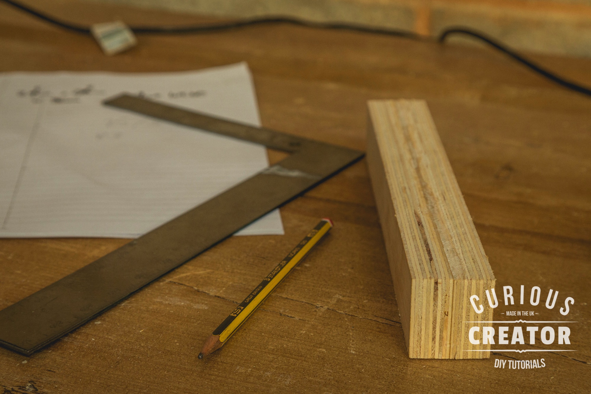 PlywoodSquareBookShelf_06.jpg