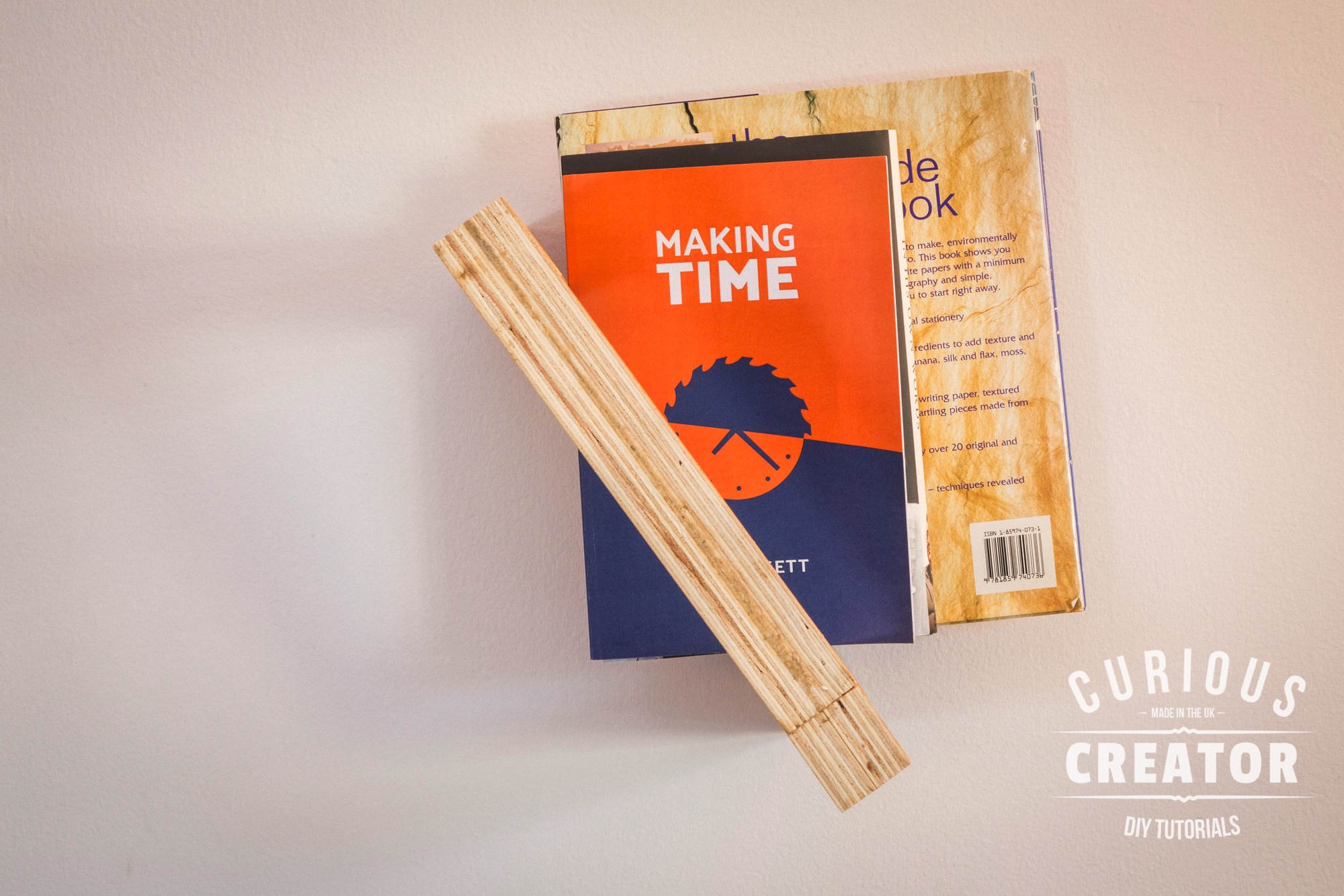 PlywoodSquareBookShelf_12.jpg