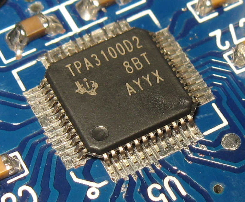 Power amp IC replacement 001 cropped.jpg