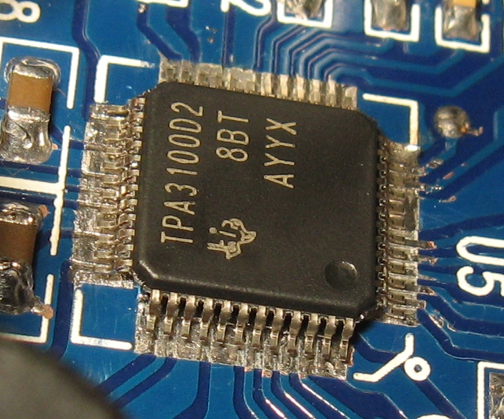 Power amp IC replacement 009 cropped.jpg