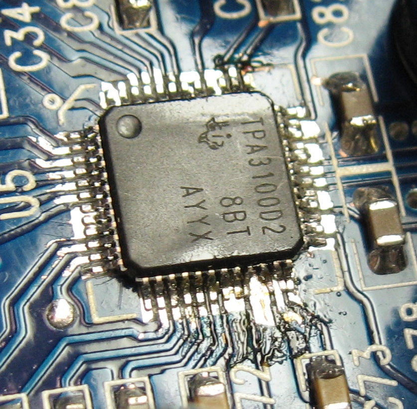 Power amp IC replacement 019 cropped.jpg