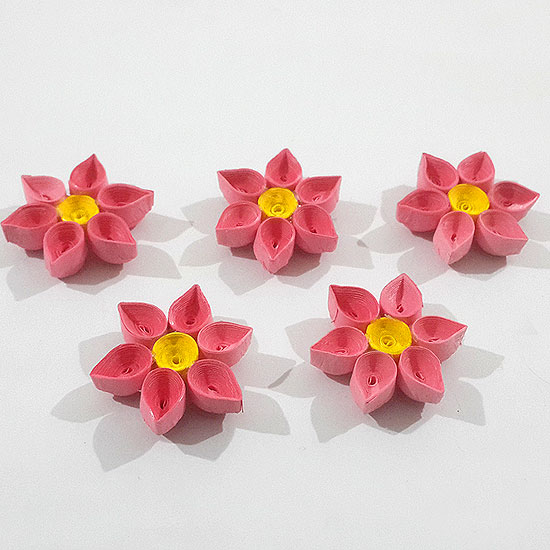 Quilled-Paper-Necklace-StylenrichDIY.jpg