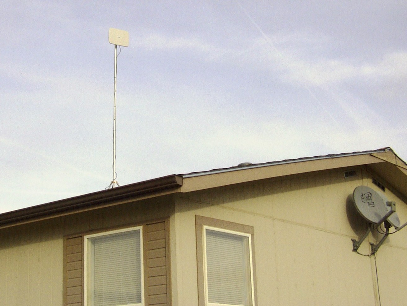 RadioAntenna.JPG